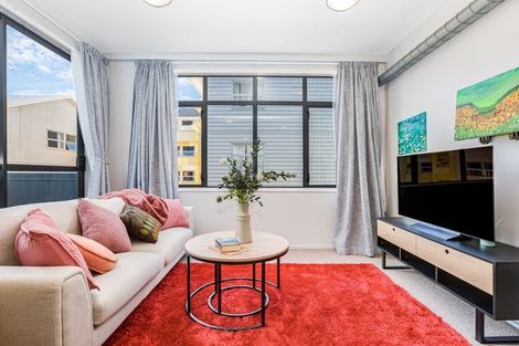 Photo of property in 2/27 Drummond Street, Mount Cook, Wellington, 6021