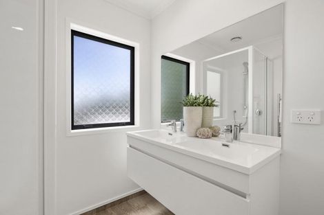 Photo of property in 500d Te Atatu Road, Te Atatu Peninsula, Auckland, 0610