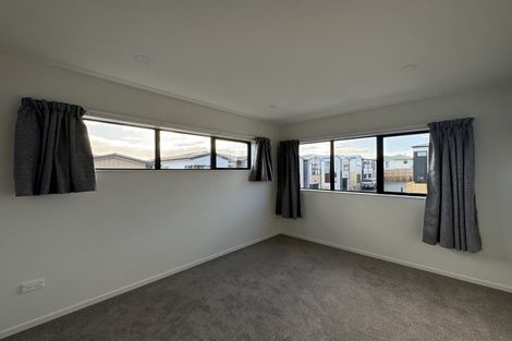 Photo of property in 10 Elegant Lane, Ranui, 0612