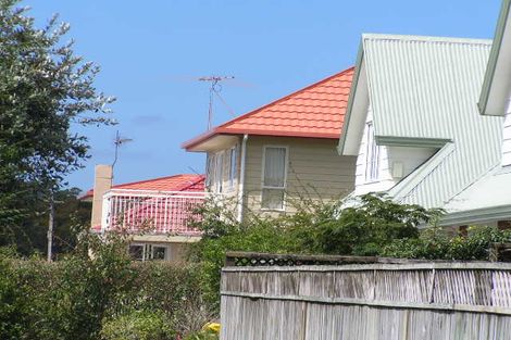 Photo of property in 3/15 Park Avenue, Northcote, Auckland, 0626