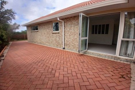 Photo of property in 16 Imran Terrace, Khandallah, Wellington, 6035