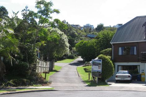 Photo of property in 8 Stitchbird Close, Murrays Bay, Auckland, 0630