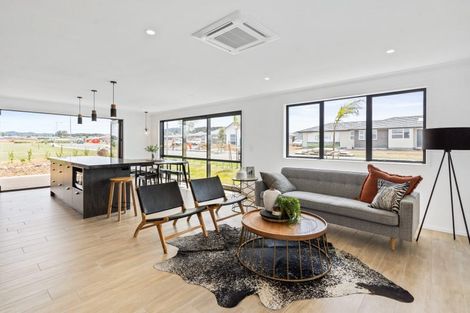 Photo of property in 102 Wairau Drive, Tikipunga, Whangarei, 0112