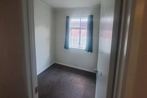 Photo of property in 5 Denver Avenue, Sunnyvale, Auckland, 0612