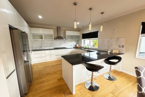 Photo of property in 21 Hornbill Drive, Fairview Heights, Auckland, 0632