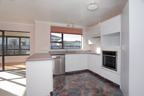 Photo of property in 1 Mcilwaine Place, Marton, 4710