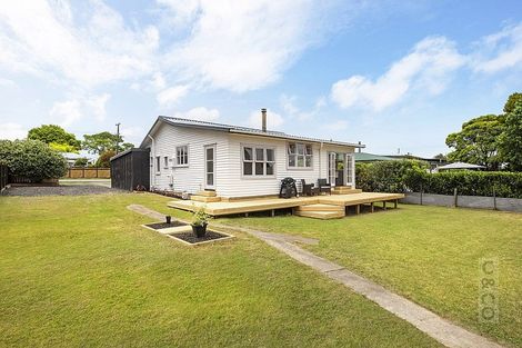 Photo of property in 16 Great North Road, Riverhead, 0820