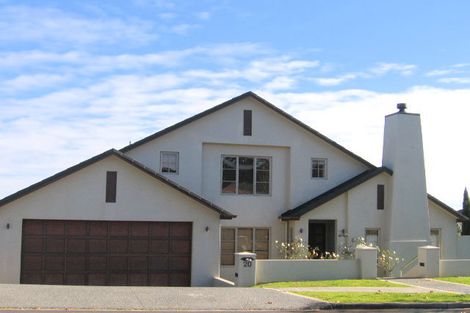 Photo of property in 20 John Brooke Crescent, East Tamaki Heights, Auckland, 2016