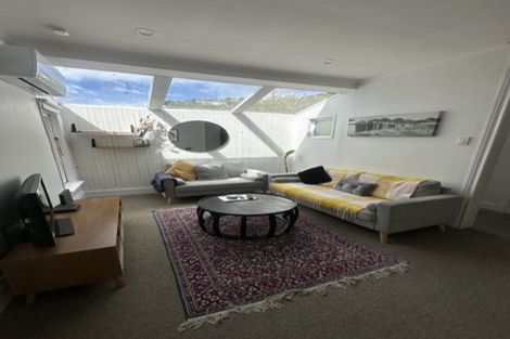 Photo of property in 180 Sutherland Road, Lyall Bay, Wellington, 6022