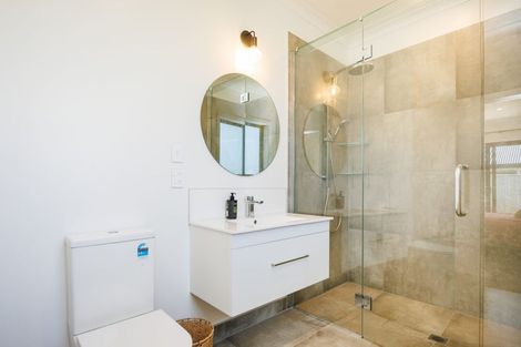 Photo of property in 29 Sardinia Grove, Fitzherbert, Palmerston North, 4410