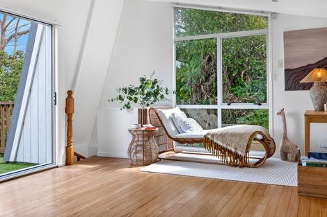 Photo of property in 1000 East Coast Road, Northcross, Auckland, 0630