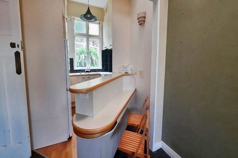 Photo of property in 1/21a Talavera Terrace, Kelburn, Wellington, 6012