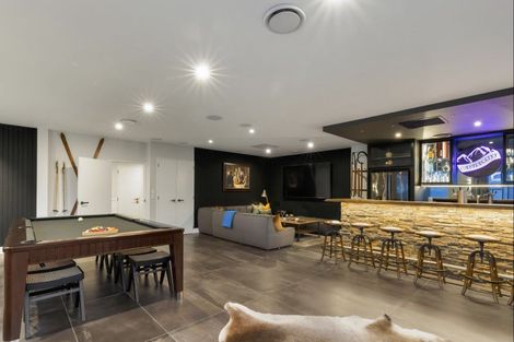 Photo of property in 10 Peregrine Place, Queenstown, 9300