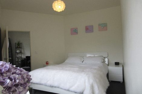 Photo of property in Endeavour Apartments, 19/125u Thorndon Quay, Pipitea, Wellington, 6011