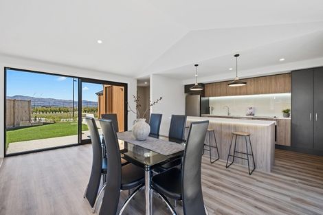 Photo of property in 5 Merivale Avenue, Wanaka, 9305