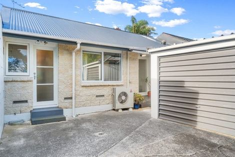 Photo of property in 2/40 James Evans Drive, Northcote, Auckland, 0627