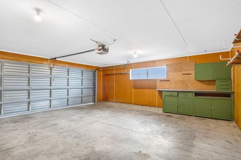 Photo of property in 16 Rosebank Avenue, Kelvin Grove, Palmerston North, 4414