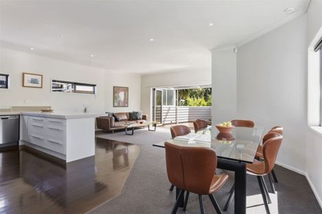 Photo of property in 7a Justin Place, Te Atatu Peninsula, Auckland, 0610