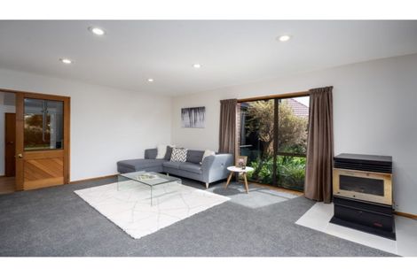 Photo of property in 51 Westgrove Avenue, Avonhead, Christchurch, 8042