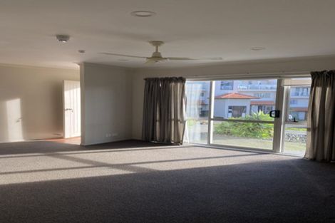 Photo of property in Santa Rosa, 2/340 Gulf Harbour Drive, Gulf Harbour, Whangaparaoa, 0930