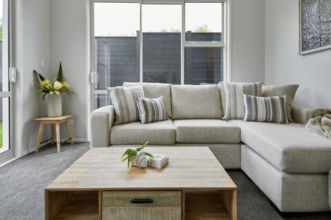 Photo of property in 42 Karepiro Drive, Stanmore Bay, Whangaparaoa, 0932