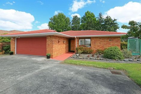 Photo of property in 104 Rathgar Road, Henderson, Auckland, 0610