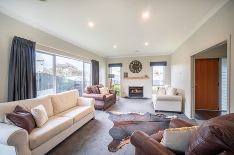Photo of property in 3 Peppertree Glade, Kelvin Grove, Palmerston North, 4414