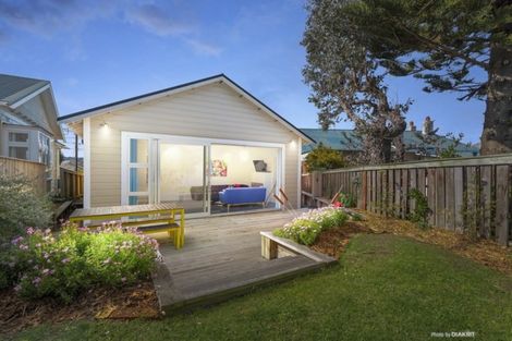 Photo of property in 55 Palm Avenue, Lyall Bay, Wellington, 6022