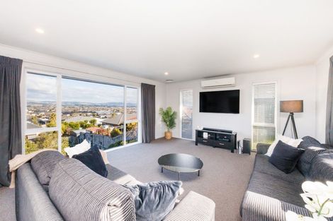 Photo of property in 18b Galea Grove, Kelvin Grove, Palmerston North, 4414