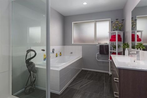 Photo of property in 74 Navigation Drive, Whitby, Porirua, 5024