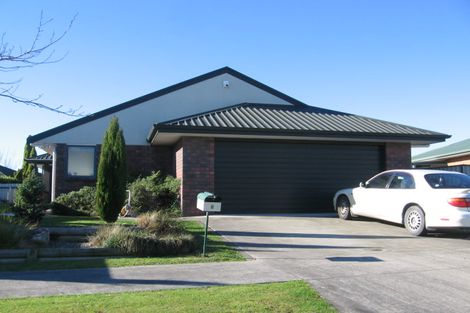 Photo of property in 8 Lancewood Lane, Roslyn, Palmerston North, 4414