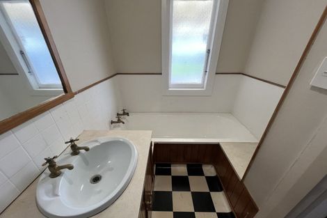 Photo of property in 20 Bryant Street, Takaro, Palmerston North, 4412