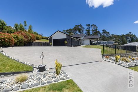 Photo of property in 104 Solan Drive, Waimauku, 0812