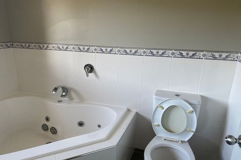 Photo of property in 21 Leafield Crescent, Henderson, Auckland, 0612