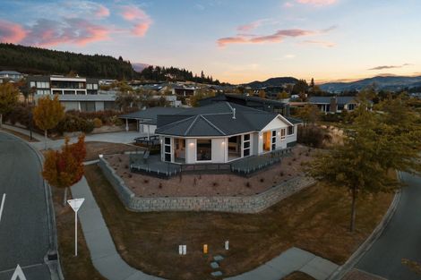 Photo of property in 2 Island View Place, Wanaka, 9305