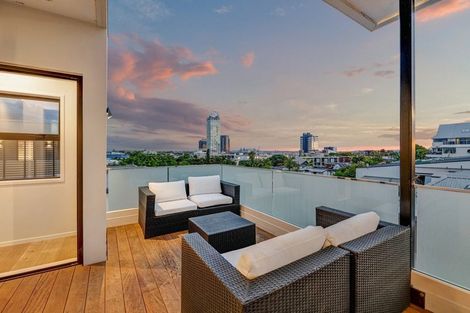 Photo of property in 16b Killarney Street, Takapuna, 0622