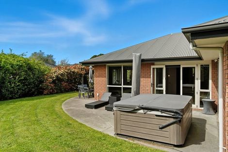 Photo of property in 21 Blowers Place, Halswell, Christchurch, 8025