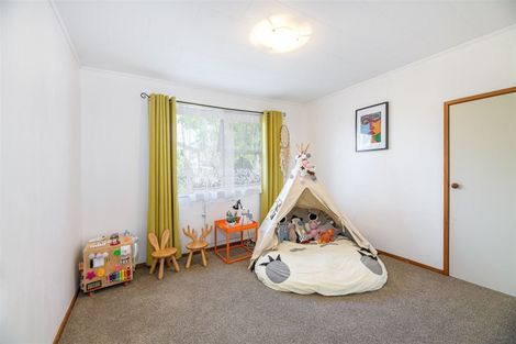 Photo of property in 35 Spence Road, Henderson, Auckland, 0612