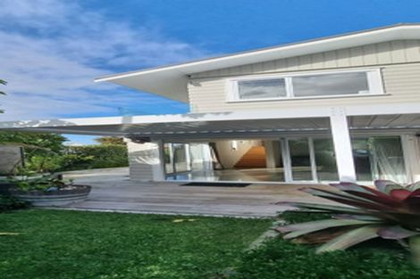 Photo of property in 17 Bevyn Street, Castor Bay, Auckland, 0620