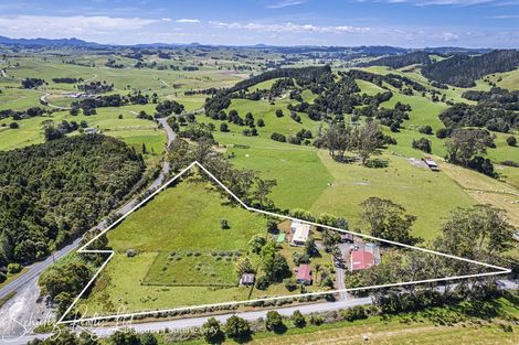 Photo of property in 1610 Paparoa-oakleigh Road, Taipuha, Paparoa, 0571