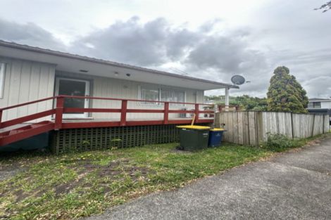 Photo of property in 1/3 Forsythe Place, Massey, Auckland, 0614