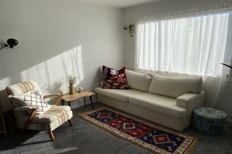 Photo of property in 100f3 Lyall Parade, Lyall Bay, Wellington, 6022