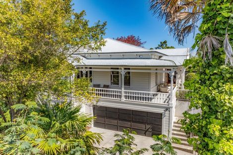 Photo of property in 6 Thompson Road, Bluff Hill, Napier, 4110