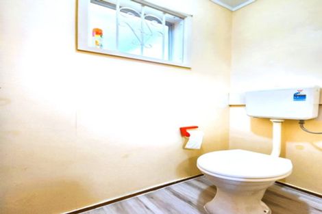 Photo of property in 26 Tamaki Bay Drive, Pakuranga, Auckland, 2010