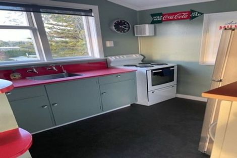 Photo of property in 52 Tutere Street, Waikanae Beach, Waikanae, 5036
