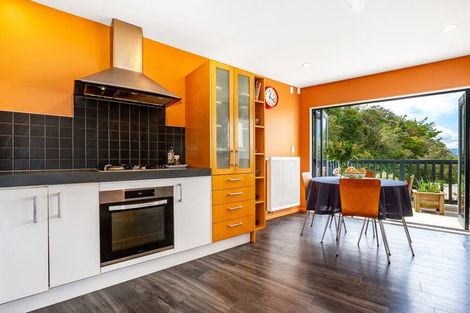 Photo of property in 15 Bank Road, Northland, Wellington, 6012