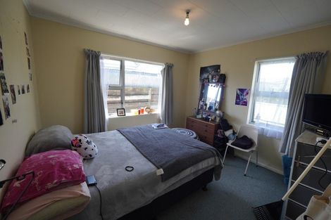 Photo of property in 3 Seddon Street, Takaro, Palmerston North, 4412