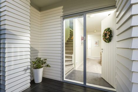 Photo of property in 22 Kiteroa Terrace, Rothesay Bay, Auckland, 0630