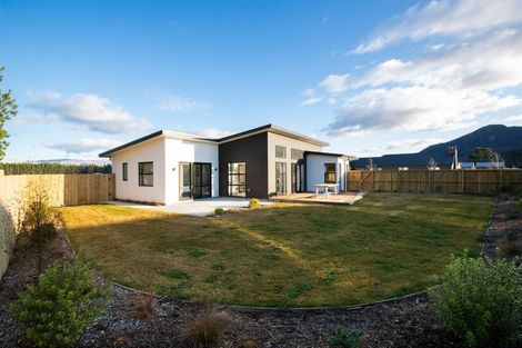 Photo of property in 25 Dingle Street, Lake Hawea, 9382