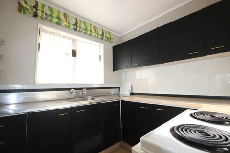 Photo of property in 16 Keeling Street, West End, Palmerston North, 4412